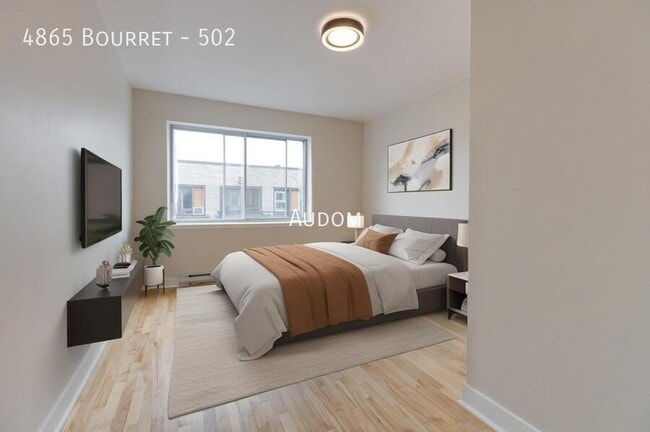 Interior Photo - Bourret