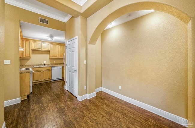 Building Photo - 7071 Lake Joanne Dr