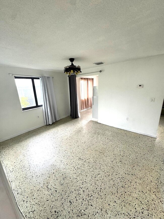 Building Photo - 430 NW 9th Ave