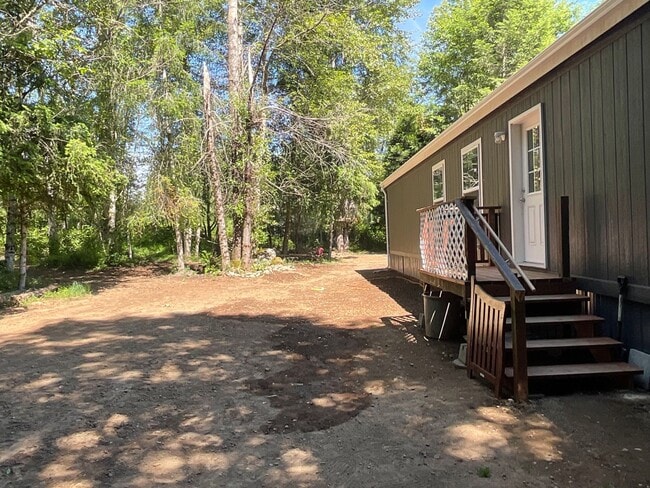 Building Photo - 834 Tipsoo Loop S