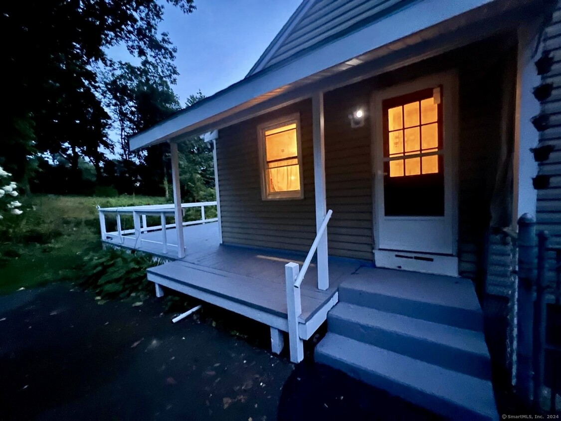 Primary Photo - 186 Green Rd
