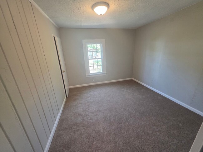 Building Photo - 904 Crowder St