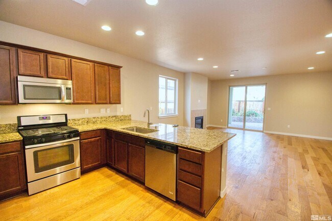 Building Photo - 1365 Balfour Dr