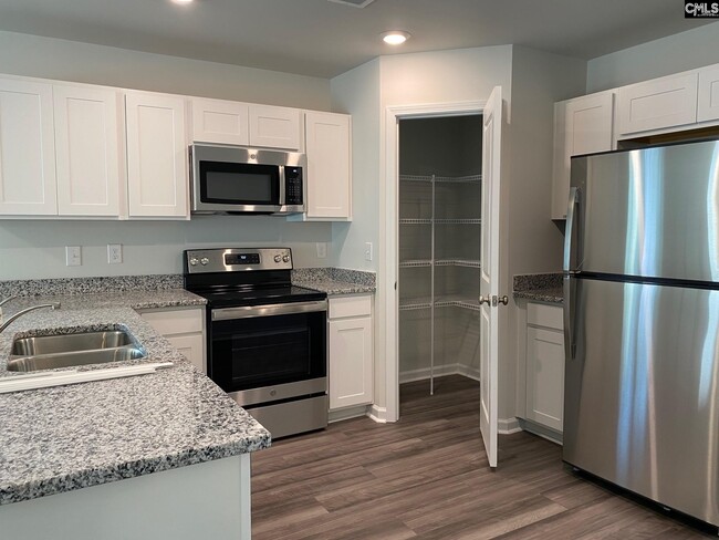 Building Photo - 118 Kings Parish Ct