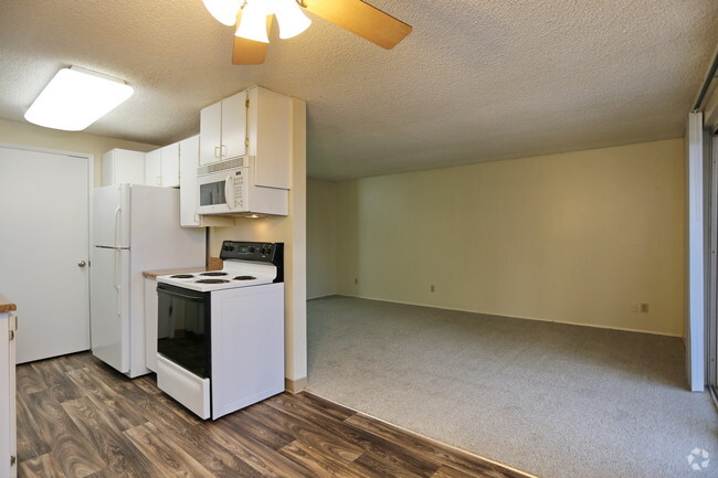 Interior Photo - The Courtyard Apartment Homes