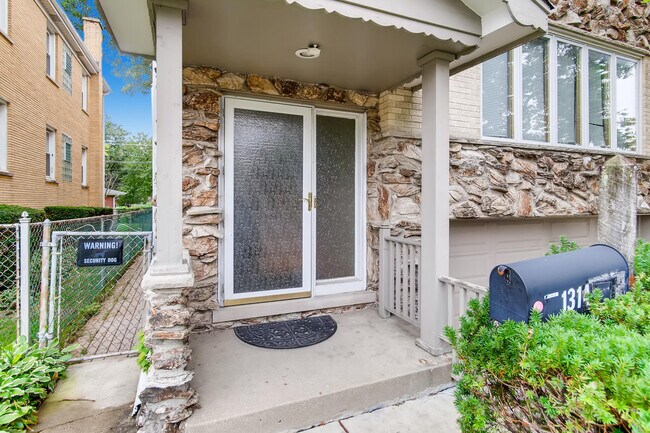 Foto del edificio - 1314 N Northwest Hwy