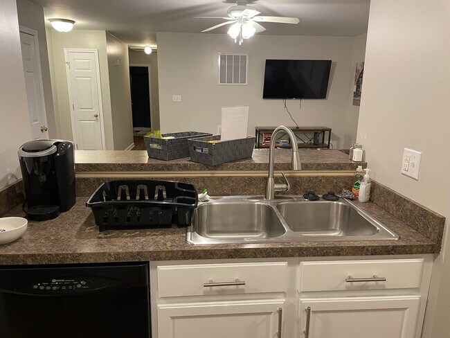 Kitchen - 185 Burdette Dr