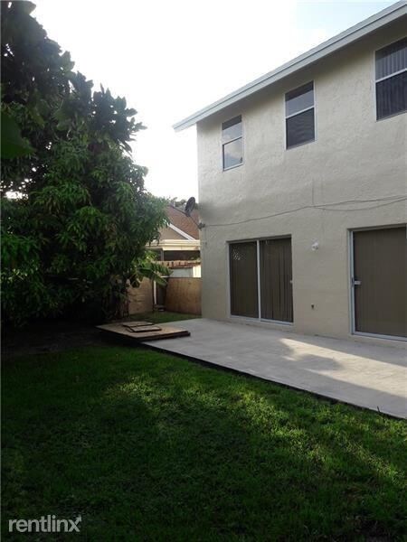 Building Photo - 10217 SW 12th St