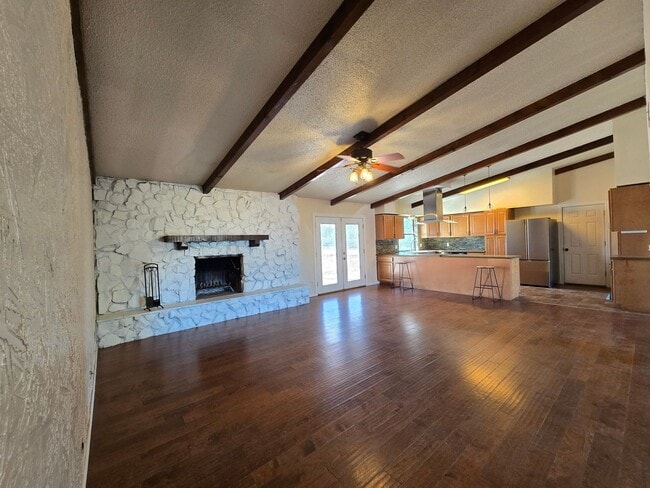 Building Photo - 1091 C R S