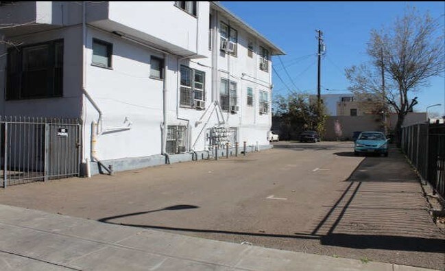 Building Photo - 628 N Sutter St