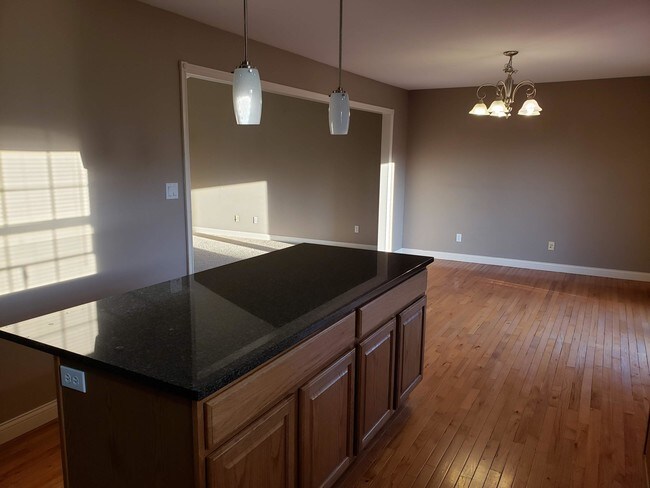 Building Photo - 109 Yorkshire Dr