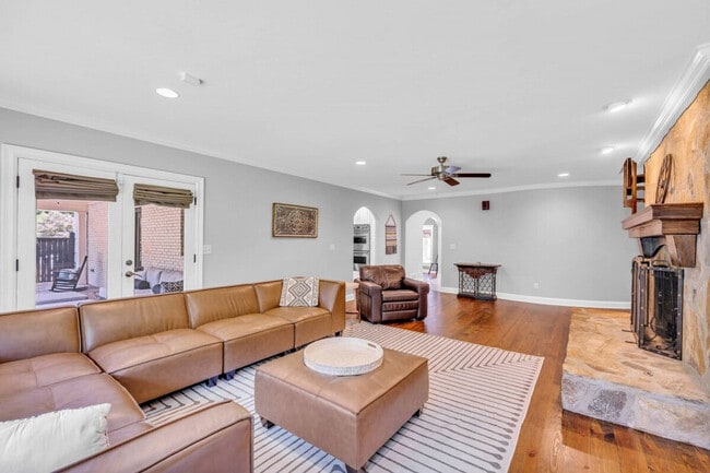 Building Photo - 115 Wexford Pl