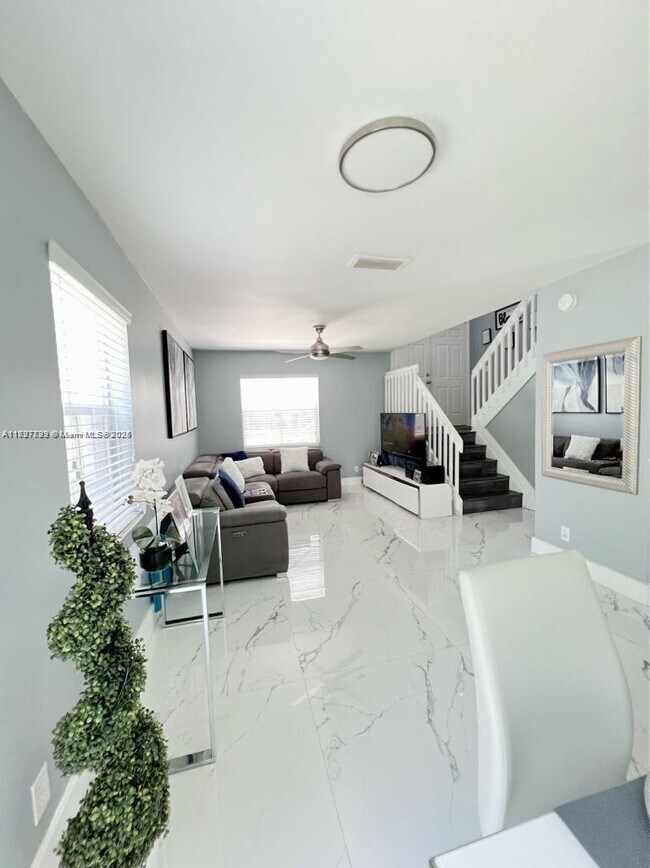 Foto del edificio - 6450 Fern St