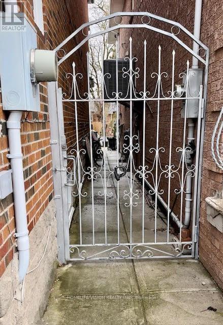 Photo du bâtiment - 245 Floyd Ave