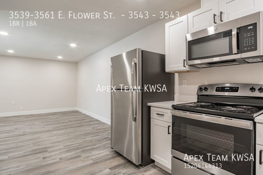 Foto principal - $1095-Remodeled 1BD/1BA in Dodge Flower ne...