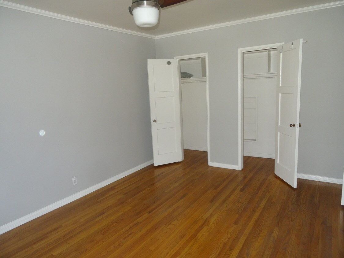 dormitorio 1 - 608 S Burnside Ave