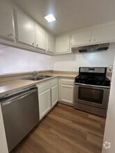 Building Photo - 2582-2584 Seahorse Ave