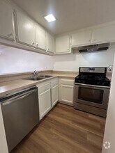 Building Photo - 2582 Seahorse Ave