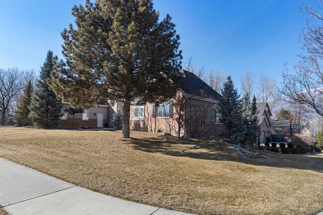 Foto del edificio - 340 E Ridge Dr
