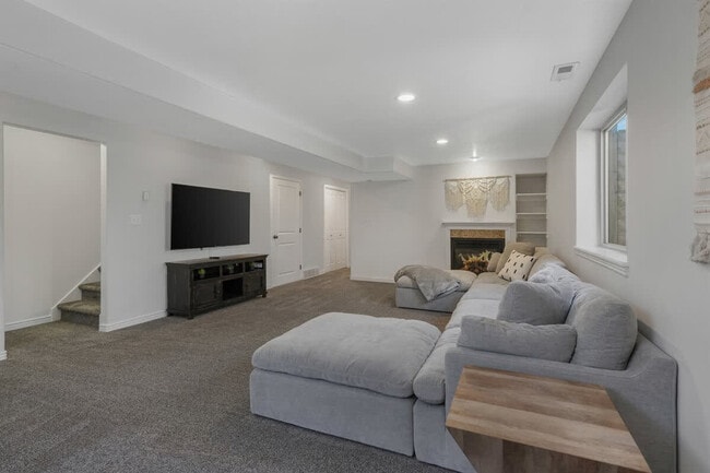 Building Photo - 956 S 1525 W