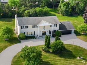 Building Photo - 16 Kingston Dr