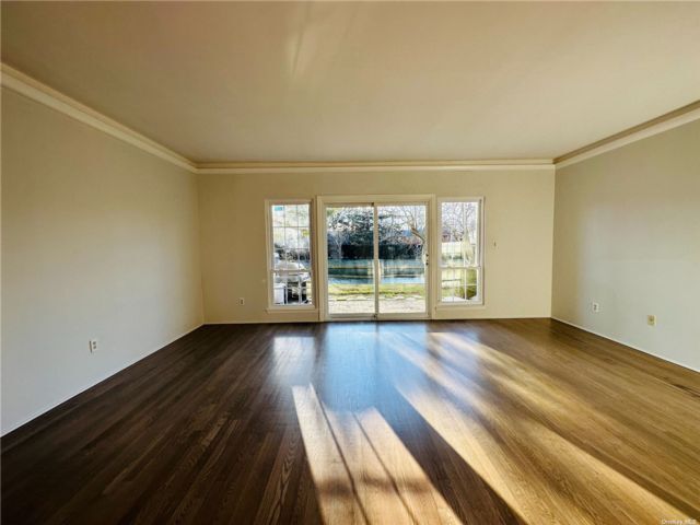 Building Photo - 89 Woodlake Dr W