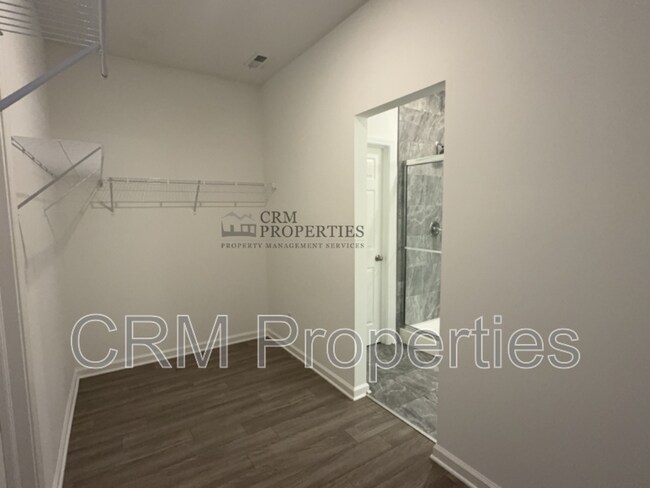 Foto del edificio - 3242 Somers Dr