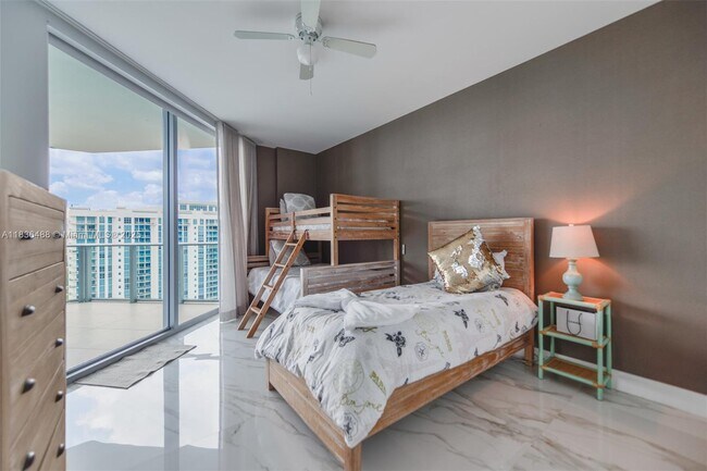 Building Photo - 17111 Biscayne Blvd