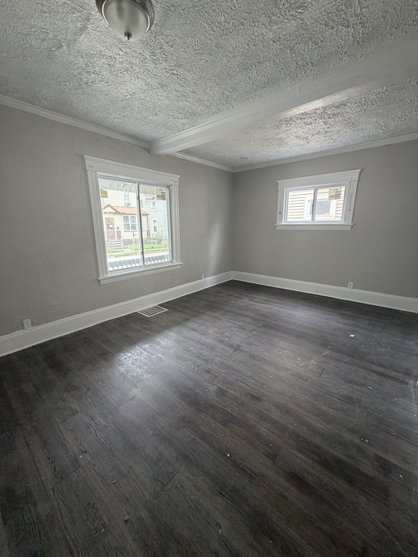 Building Photo - 2355 E 86th St