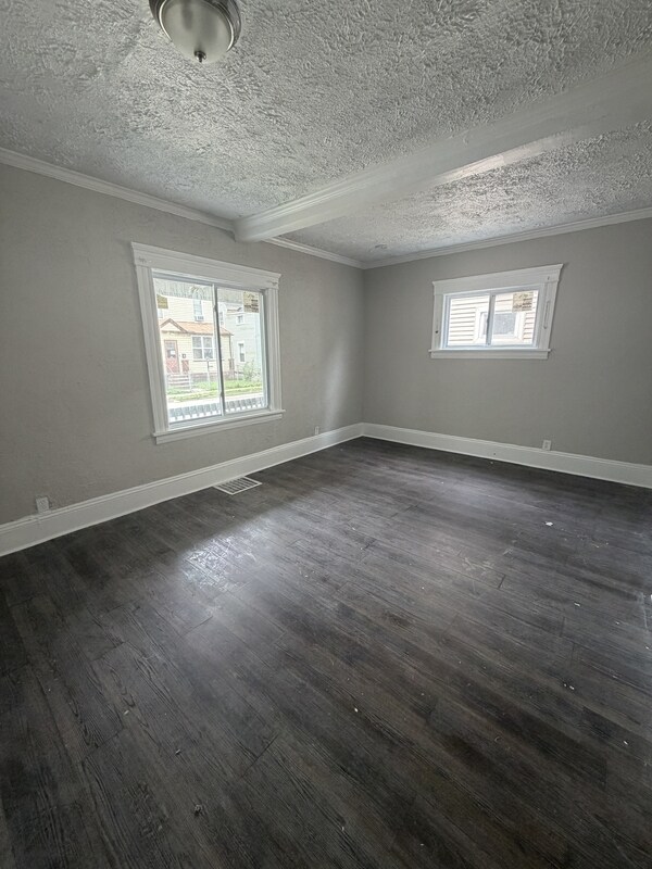 Foto del edificio - 2355 E 86th St