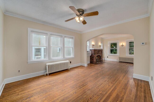 Foto del edificio - 2078 St Clair Ave