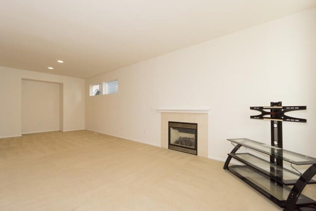 Building Photo - 3 bedroom in Renton WA 98058