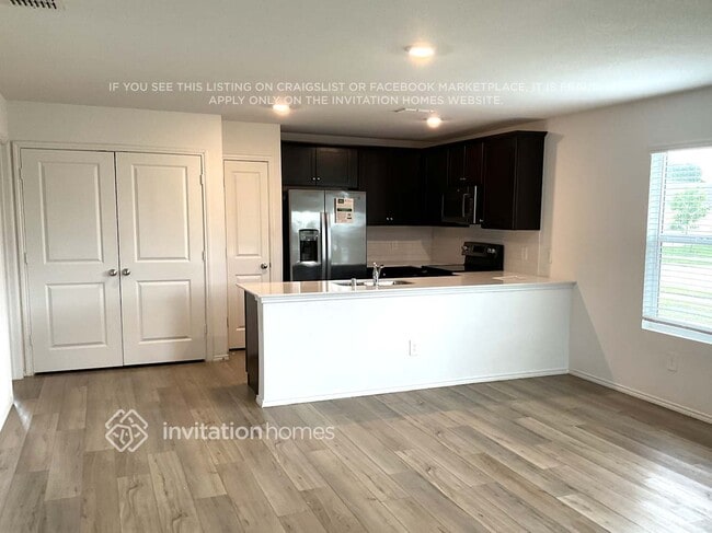 Foto del edificio - 1346 Mosely Cir