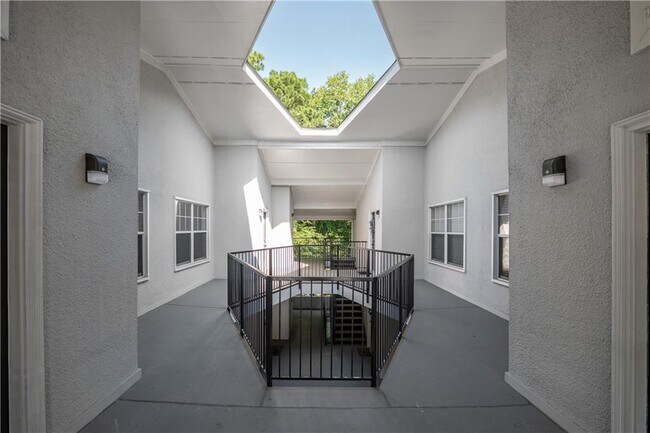 Foto del edificio - 1150 Collier Rd NW