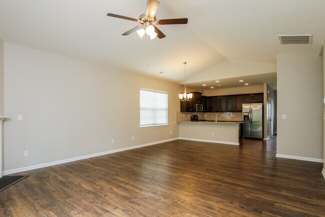 Building Photo - 118 Southhampton St