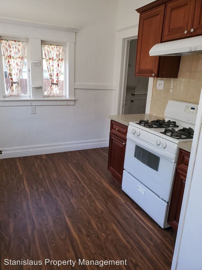 Foto del edificio - 3 br, 1 bath Apartment - 227 Hackberry Ave