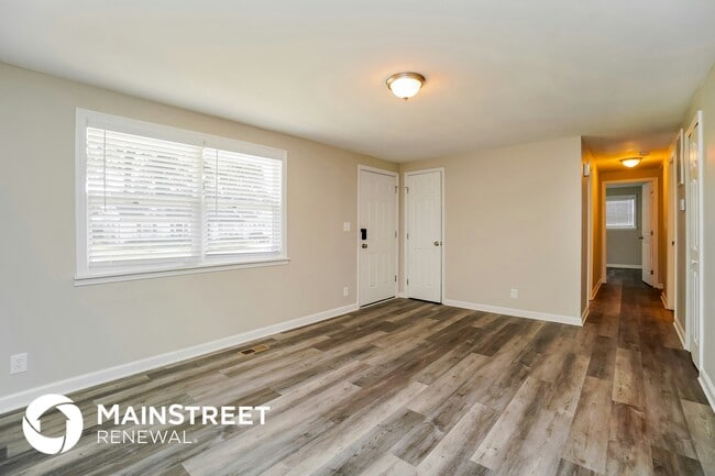 Building Photo - 357 Amesbury Dr
