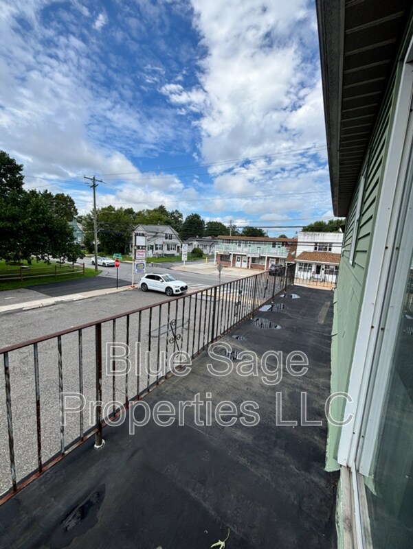 Foto del edificio - 2419 3rd Ave