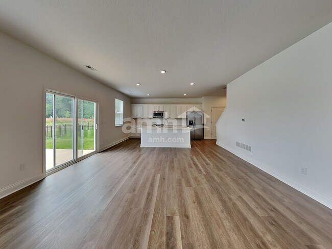 Foto del edificio - 1094 Heritage Blvd
