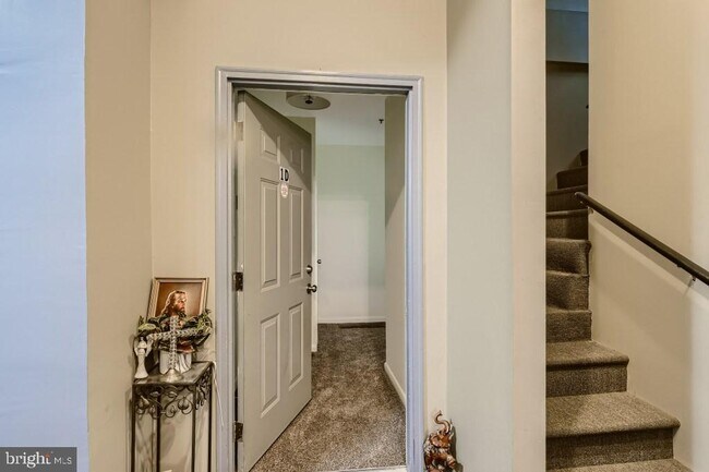 Building Photo - 951 Brooks Ln