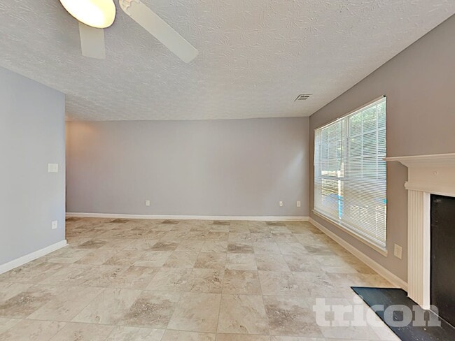 Building Photo - 3703 Harvest Dr