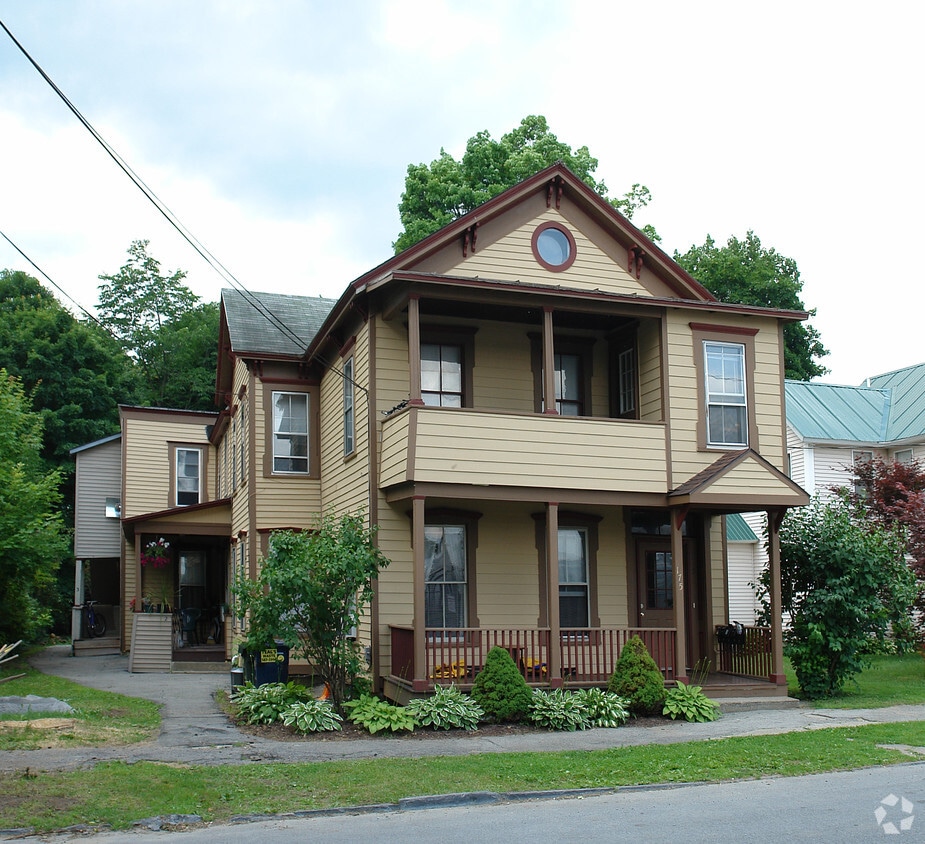 175 Beekman St, Saratoga Springs, NY 12866 Apartments in Saratoga