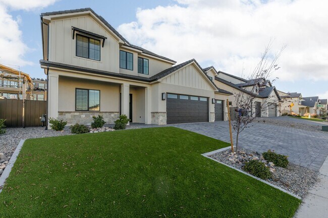 Foto del edificio - Gorgeous 5 bed 3.5 bath in Desert Canyons