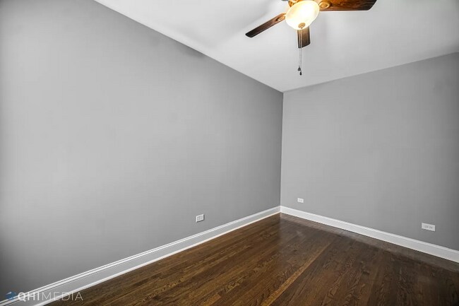 Building Photo - 6235 S Rhodes Ave