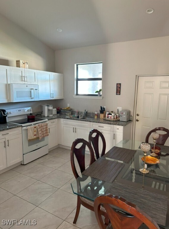 Foto del edificio - 2861 Tropicana Blvd