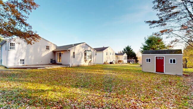 Building Photo - 3 Bedroom Split Level in Woodbridge