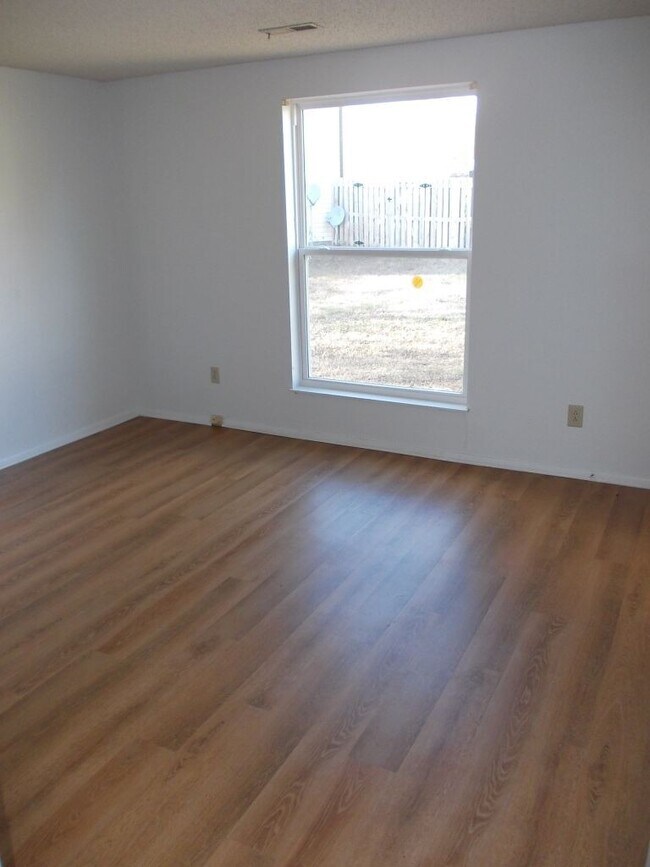 Foto del edificio - Updated Spacious Ranch Near Ballantyne