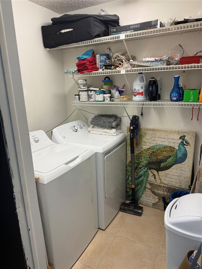 Foto del edificio - 15126 Ashland St