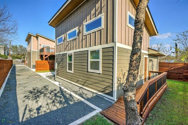 Foto del edificio - 705 Blackson Ave