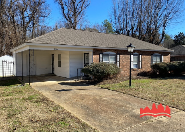 Building Photo - 4574 Whiteside St